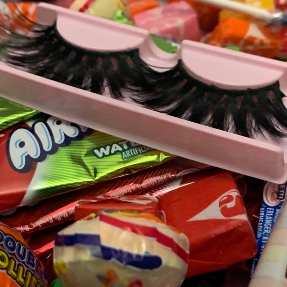 Too’Shiiny Lashes “Medusa set” - Picture 3 of 6